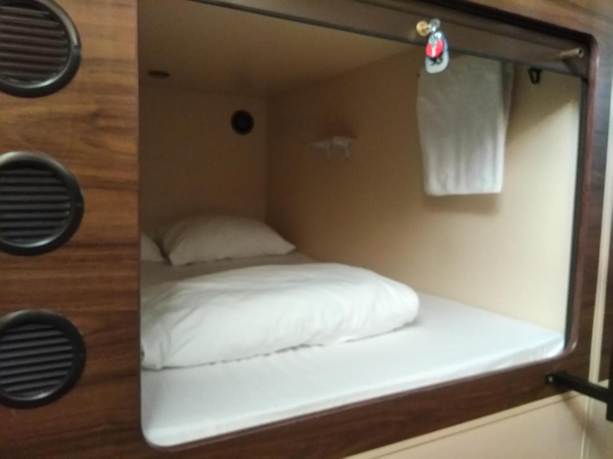 Capsule Hotel Interqube Tretyakovskaya Moscou Extérieur photo